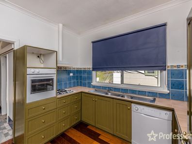 210 Evans Street, Beachlands WA 6530