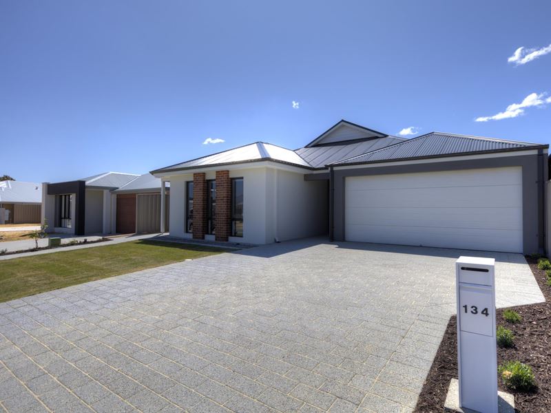 134 Crimson Boulevard, Forrestfield WA 6058