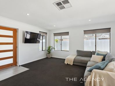 15 Johnston Way, Padbury WA 6025