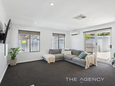 15 Johnston Way, Padbury WA 6025
