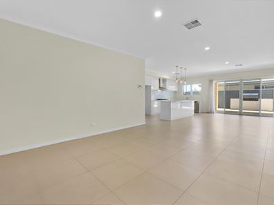 18 Escada Way, Piara Waters WA 6112