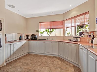 15 Reeve Terrace, Port Denison WA 6525