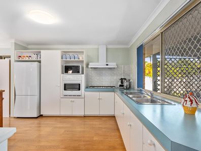 15 Edelweiss Way, Beckenham WA 6107