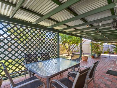 15 Edelweiss Way, Beckenham WA 6107