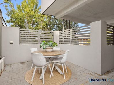 2/194 Holbeck Street, Doubleview WA 6018