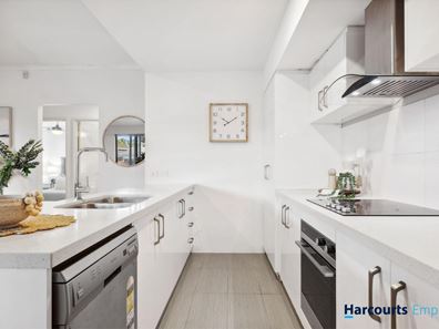 2/194 Holbeck Street, Doubleview WA 6018