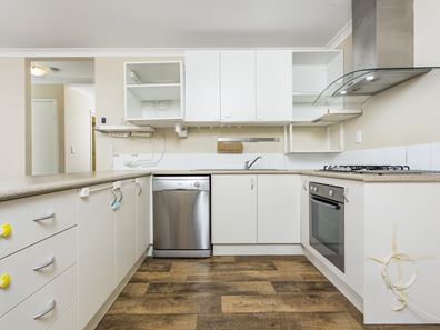 14A Montrose St, Lynwood WA 6147