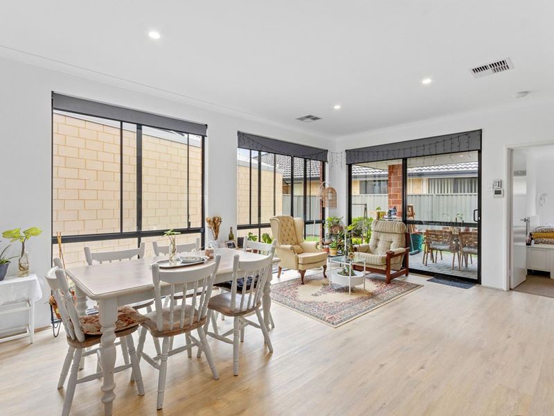 27 Jubilee Avenue, Success WA 6164
