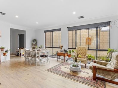 27 Jubilee Avenue, Success WA 6164