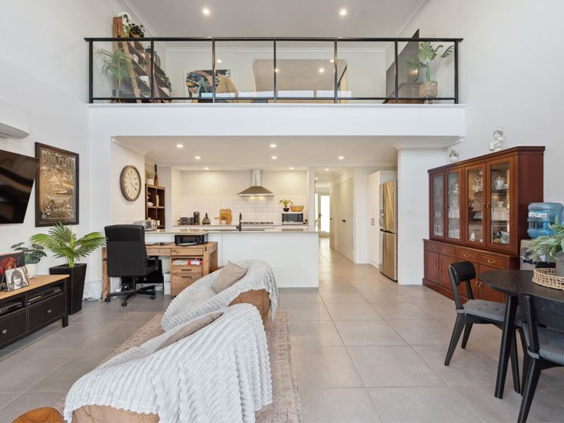 19 QUADRANGLE LANE, Greenwood