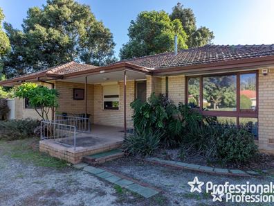 17 Hollybush Way, Kelmscott WA 6111