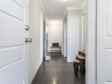 4 Cooralya Avenue, Golden Bay WA 6174