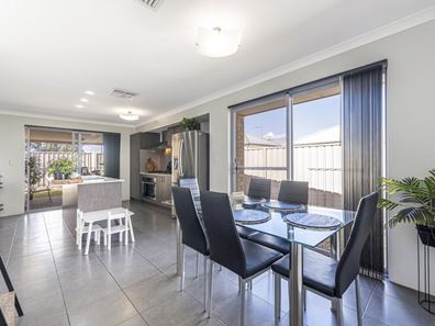 4 Cooralya Avenue, Golden Bay WA 6174