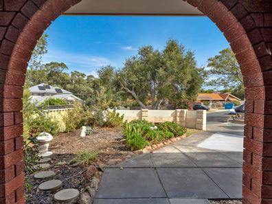21 Debenham Way, Hillarys WA 6025