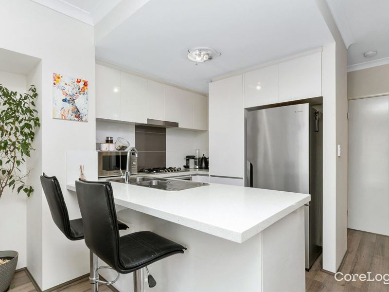 3/10 Tate Street, St James