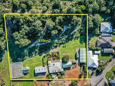 10 Lorikeet Way, Little Grove WA 6330