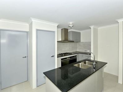 24 Bertha Loop, Dudley Park WA 6210