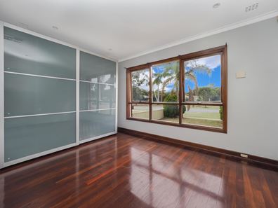 216 Erindale Road, Hamersley WA 6022