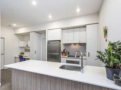 75/9 HAWKSBURN ROAD, Rivervale WA 6103