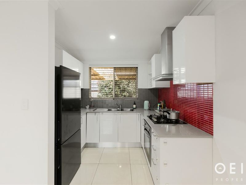 4/311 Wharf Street, Queens Park WA 6107