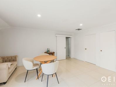 4/311 Wharf Street, Queens Park WA 6107