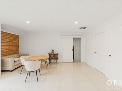 4/311 Wharf Street, Queens Park WA 6107