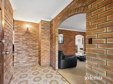 7 Whimbrel Street, Stirling WA 6021