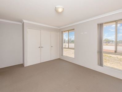 16 Yarraman Road, Waggrakine WA 6530