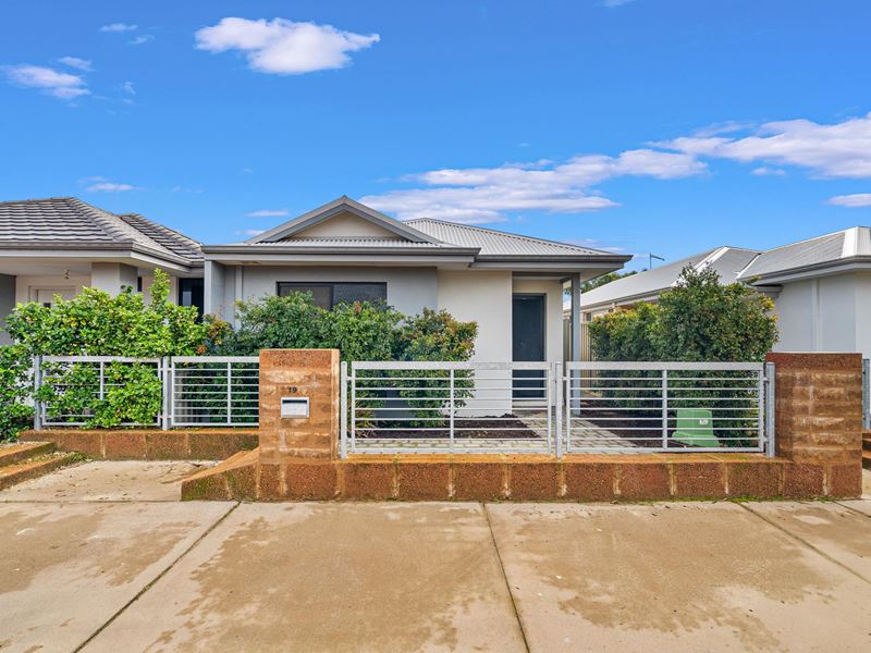 19 Casterton Road, Byford WA 6122
