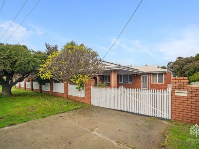 31 Andrew Street, Kalamunda WA 6076