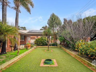 31 Andrew Street, Kalamunda WA 6076