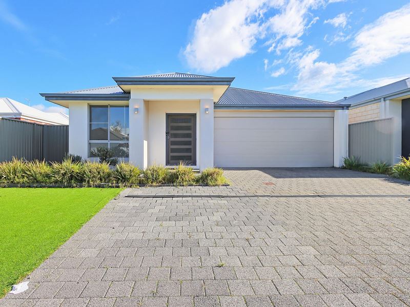 90 Delaronde Drive, Success WA 6164
