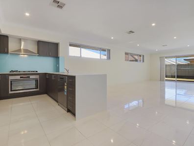 90 Delaronde Drive, Success WA 6164