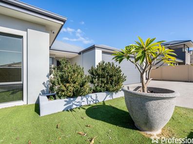 37 Aldenham Drive, Southern River WA 6110