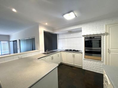 12 Empire Way, Thornlie WA 6108