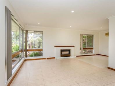 29 Slee Ave., Kelmscott WA 6111