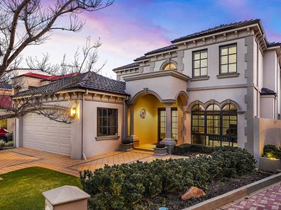 18 Plumosa Mews, Duncraig WA 6023