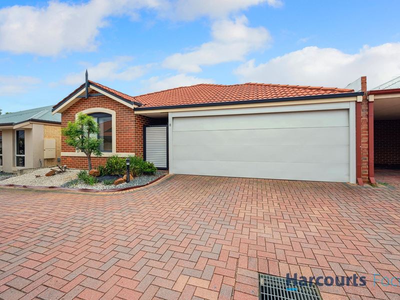 8/91 Lowanna Way, Armadale