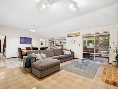 22 Blakers Ridge, Winthrop WA 6150