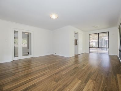 315 Summerlakes Parade, Ballajura WA 6066