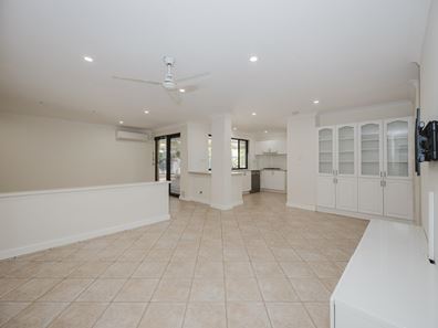 315 Summerlakes Parade, Ballajura WA 6066