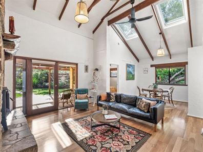 8A McKeown Place, Margaret River WA 6285