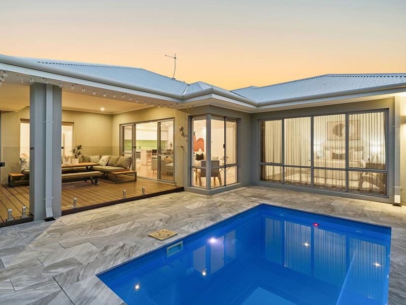 6 Bruning Road, Manning WA 6152