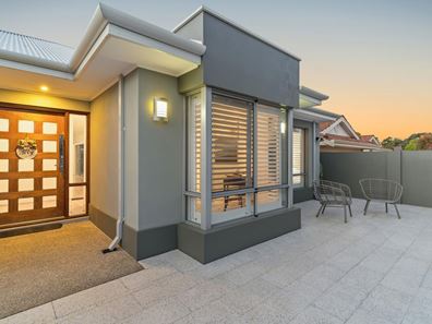 6 Bruning Road, Manning WA 6152