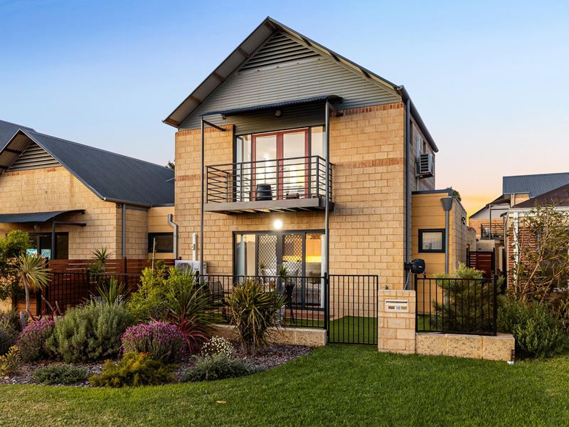 10/20-22 Lake  Street, Rockingham WA 6168