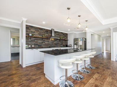 17 Caloundra Street, Secret Harbour WA 6173