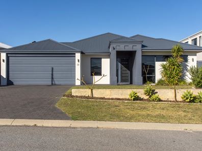 17 Caloundra Street, Secret Harbour WA 6173