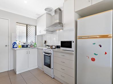 17/3 Burgundy Crescent, Spearwood WA 6163
