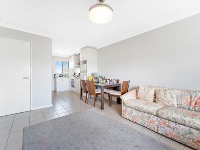 17/3 Burgundy Crescent, Spearwood WA 6163