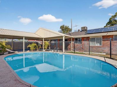 21 Cambridge Crescent, Cooloongup WA 6168